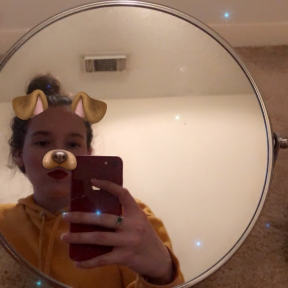 Meet your Posher, Emily - Picture 1 of 1